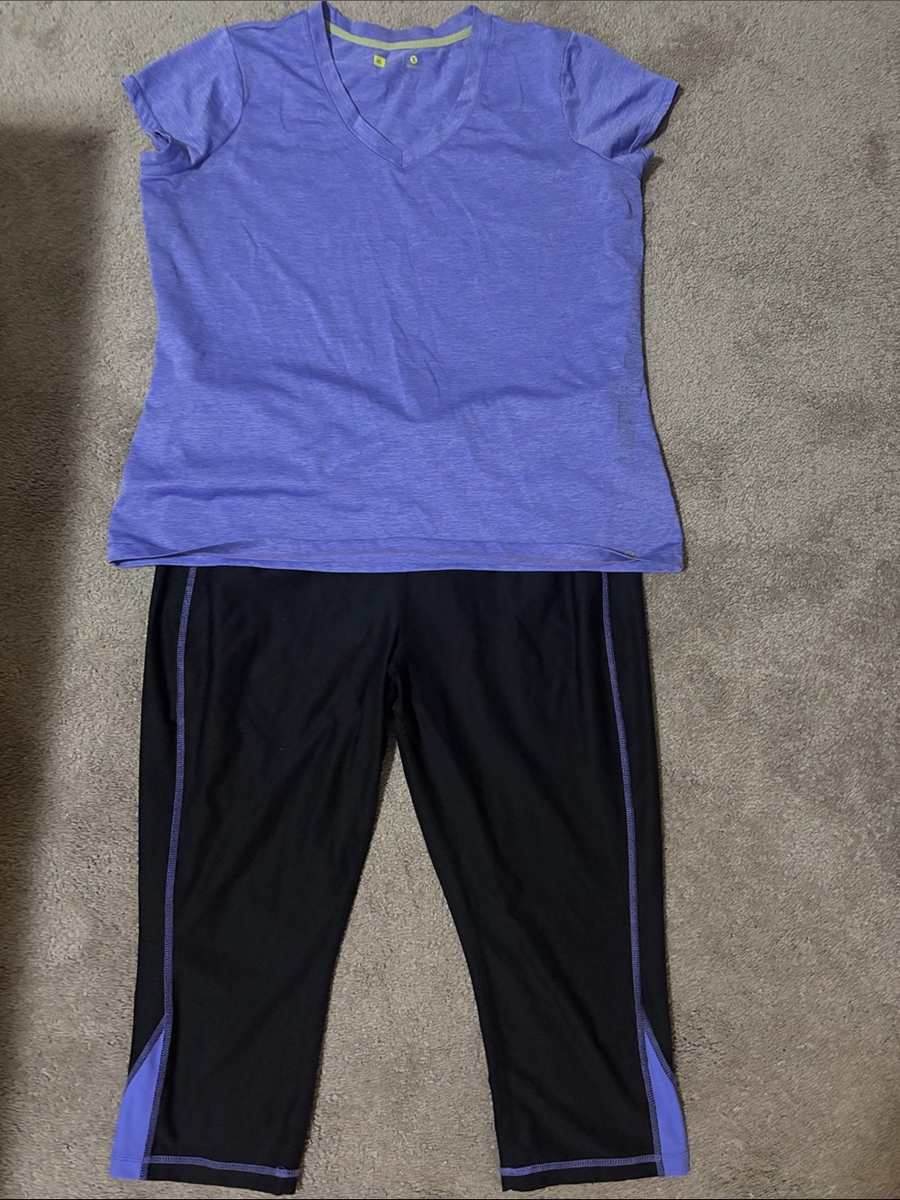 Xersion Heathered Purple V-Neck Tee Athletic Set